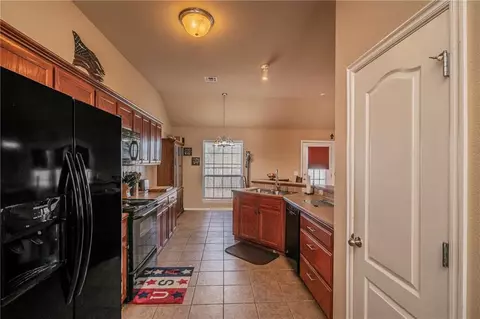 4105 Queens Dr, Moore, OK 73160 photo 16
