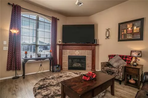 4105 Queens Dr, Moore, OK 73160 photo 6