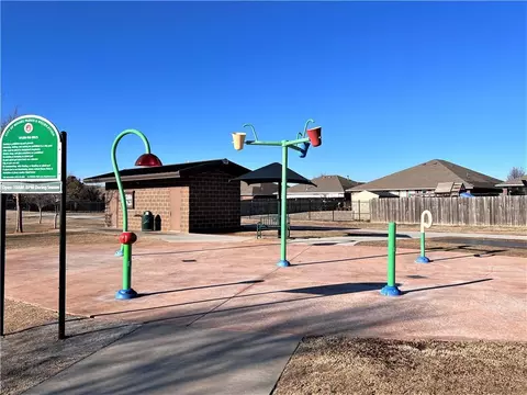 4105 Queens Dr, Moore, OK 73160 photo 33