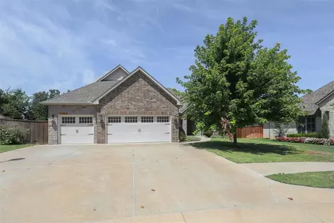 1201 Hutton Lndg, Edmond, OK 73034