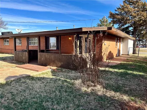 301 Apache Trl, Foss, OK 73647 photo 18