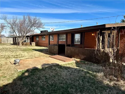 301 Apache Trl, Foss, OK 73647 photo 19
