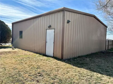 301 Apache Trl, Foss, OK 73647 photo 21