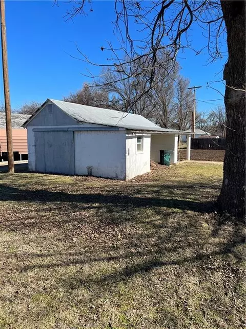 201 E Wallace Ave, Apache, OK 73006 photo 16