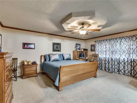 304 E Olympic Dr, Yukon, OK 73099 photo 16