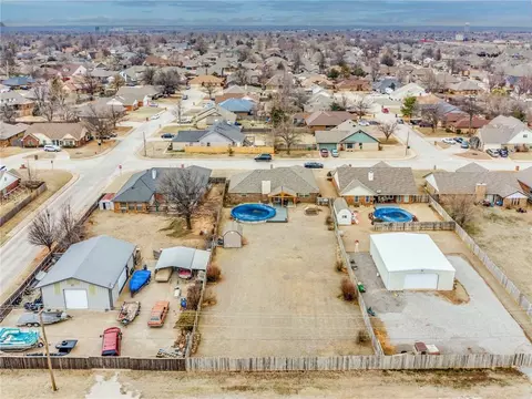 304 E Olympic Dr, Yukon, OK 73099 photo 32