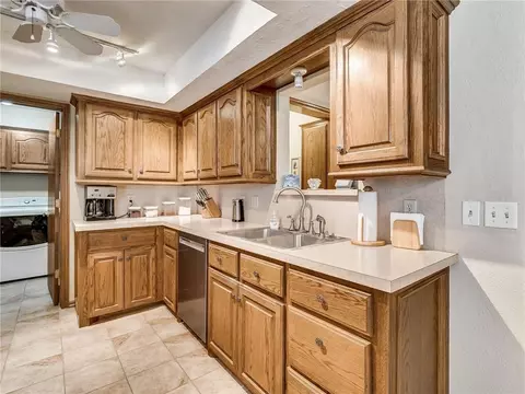 304 E Olympic Dr, Yukon, OK 73099 photo 12
