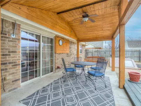 304 E Olympic Dr, Yukon, OK 73099 photo 27