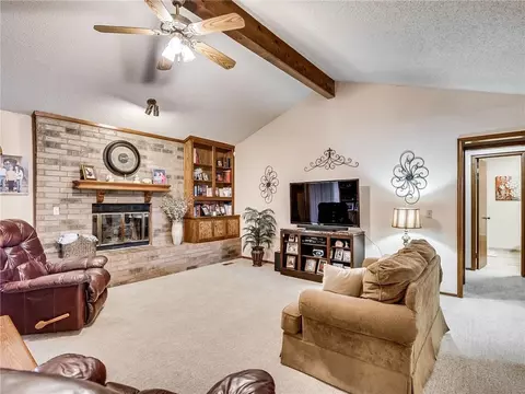 304 E Olympic Dr, Yukon, OK 73099 photo 7