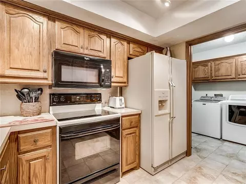 304 E Olympic Dr, Yukon, OK 73099 photo 14
