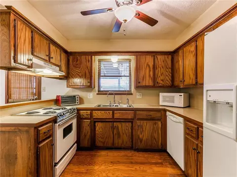 2008 Oak Forest Dr, Norman, OK 73071 photo 12