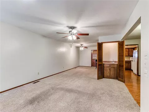 2008 Oak Forest Dr, Norman, OK 73071 photo 8