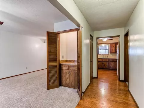 2008 Oak Forest Dr, Norman, OK 73071 photo 4