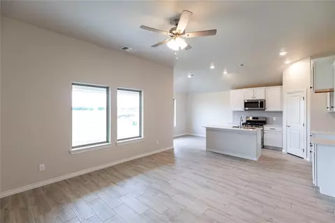 2913 Hazel Holw, Moore, OK 73160 photo 13