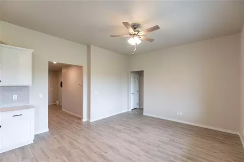 2913 Hazel Holw, Moore, OK 73160 photo 16