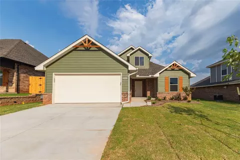 2913 Hazel Holw, Moore, OK 73160