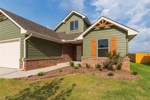 2913 Hazel Holw, Moore, OK 73160 photo 2