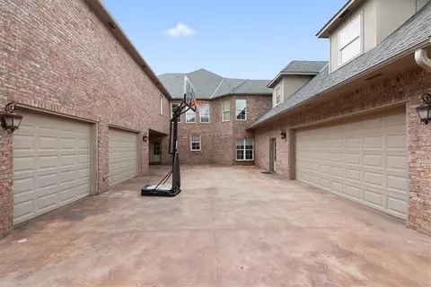 12800 Rohan Ct, Moore, OK 73170 photo 47