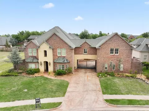12800 Rohan Ct, Moore, OK 73170 photo 2
