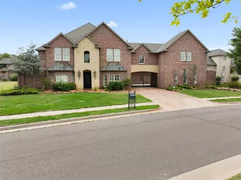 12800 Rohan Ct, Moore, OK 73170