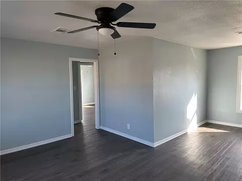 1020 E Pecan St, Altus, OK 73521 photo 3