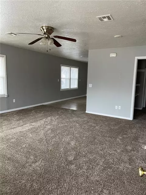 712 E Symmes St, Norman, OK 73071 photo 2