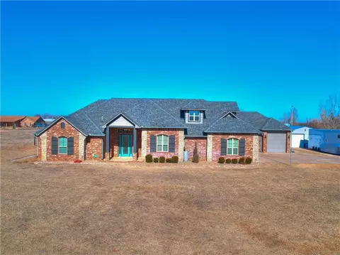 2448 Fox Ln, Blanchard, OK 73010