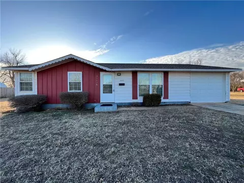 31116 Square Top Rd, Anadarko, OK 73005