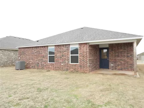 5315 Nicole Dr, Tuttle, OK 73089 photo 2