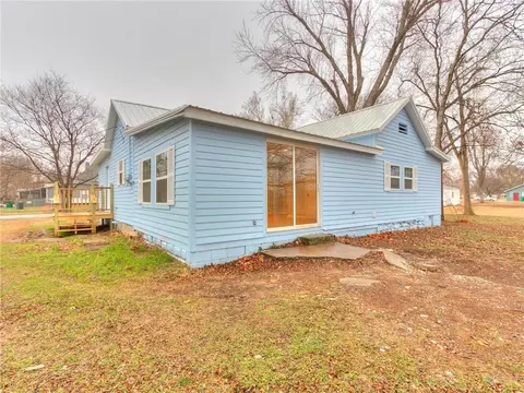 204 SE 3rd St, Perkins, OK 74059 photo 6