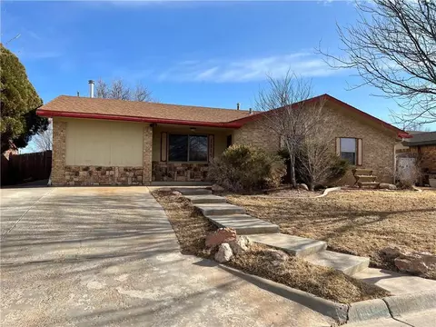 1419 N Maple St, Guymon, OK 73942