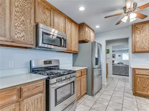 606 E Main St, Tuttle, OK 73089 photo 14