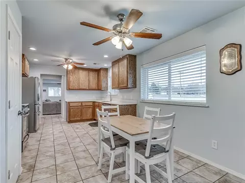 606 E Main St, Tuttle, OK 73089 photo 12