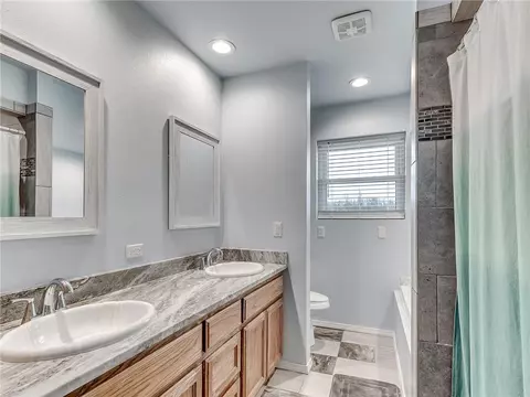 606 E Main St, Tuttle, OK 73089 photo 22