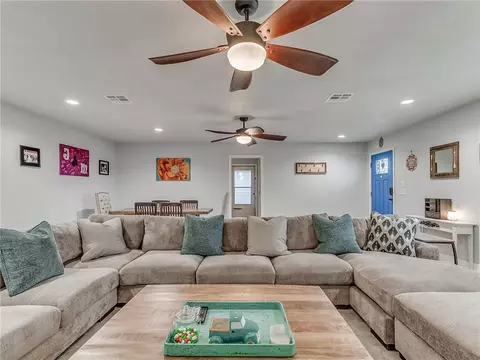 606 E Main St, Tuttle, OK 73089 photo 11