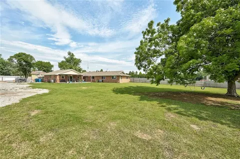 606 E Main St, Tuttle, OK 73089 photo 42