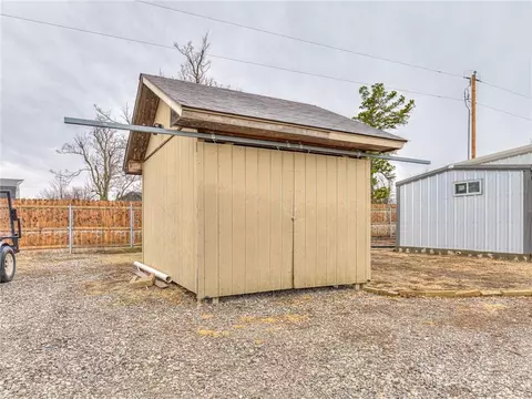 606 E Main St, Tuttle, OK 73089 photo 37