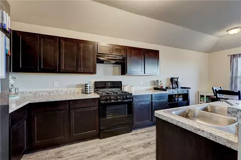518 Crystal Ln, Tuttle, OK 73089 photo 3