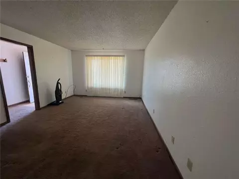 323 S Canyon St, Guymon, OK 73942 photo 3