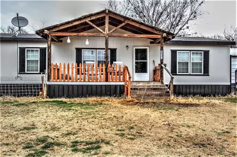 10897 Twin Springs Ln, Blanchard, OK 73010
