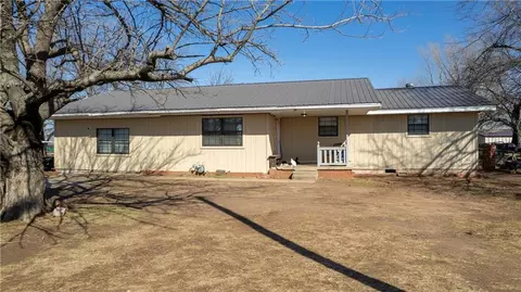 107 W Barger St, Wayne, OK 73095 photo 1