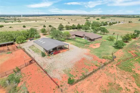 20281 E 970 Rd, Hammon, OK 73650