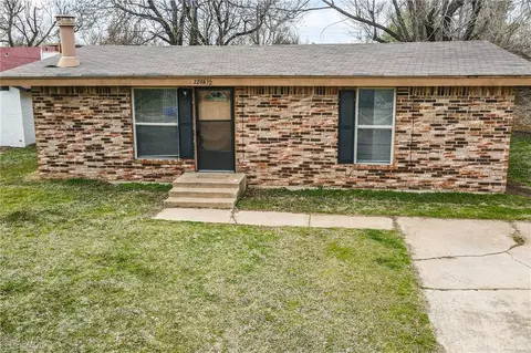 2264 Donna Dr, Norman, OK 73071 photo 2