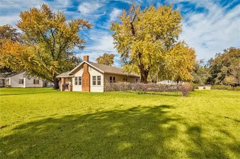 1323 W 2nd St, Elk City, OK 73644