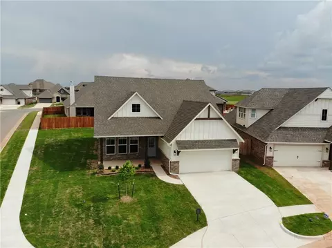 18701 Oakcrest Dr, Edmond, OK 73012