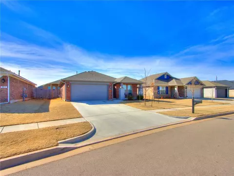 706 Blue Fish Rd, Norman, OK 73069 photo 2