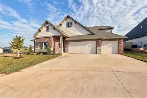8709 Westlake Dr, Arcadia, OK 73007