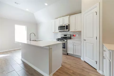 1616 NE 33rd St, Moore, OK 73160 photo 6