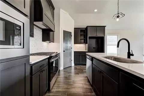 2232 Preserve Edge Dr, Edmond, OK 73034
