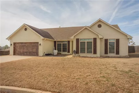 1808 Henson Ct, Shawnee, OK 74804
